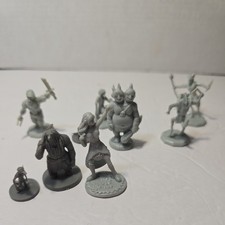 Dungeons and dragons 10 Mini Figures fantasy game pieces monsters characters