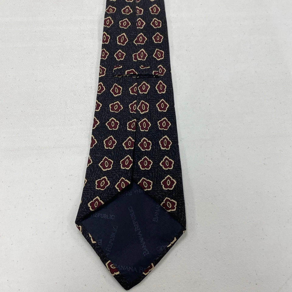Винтажный Banana Republic Италия мужской черный цветочный геометрический узор шелковый галстук - Изображение 3 из 4