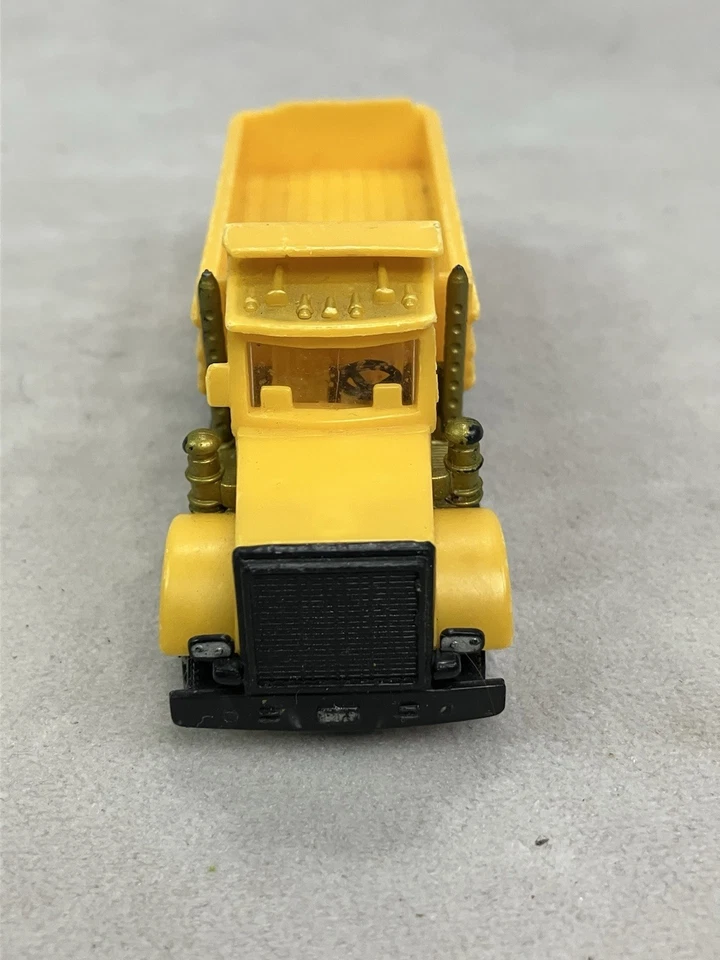 Желтый игрушечный самосвал, Peterbilt 378, возможно, изготовлен Boley или Promotex - Изображение 2 из 4
