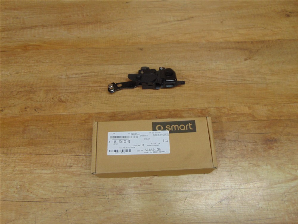 Soft Top Right B-Pillar Right Eyelet Catch Genuine Smart 451