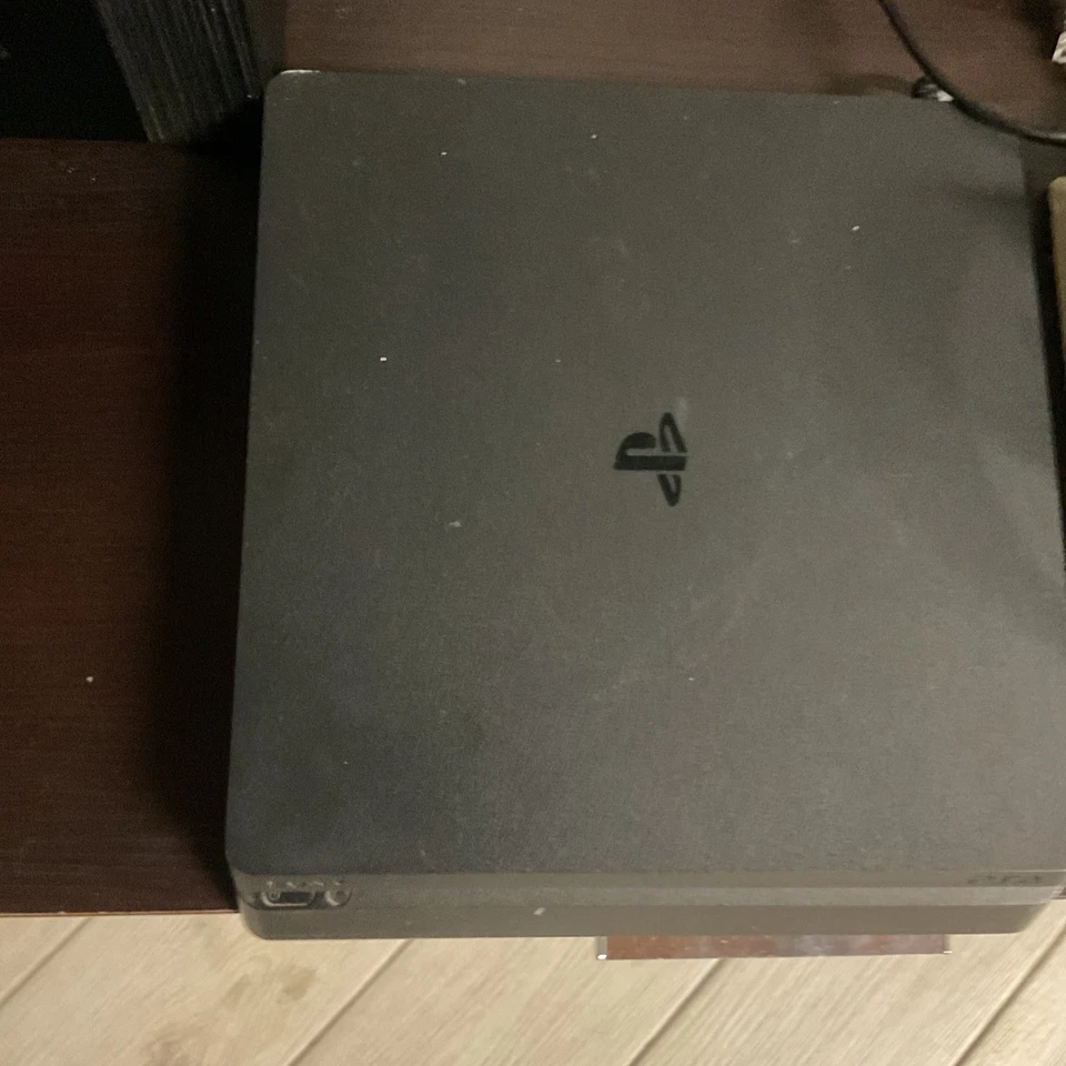 Sony PlayStation 4 Slim
