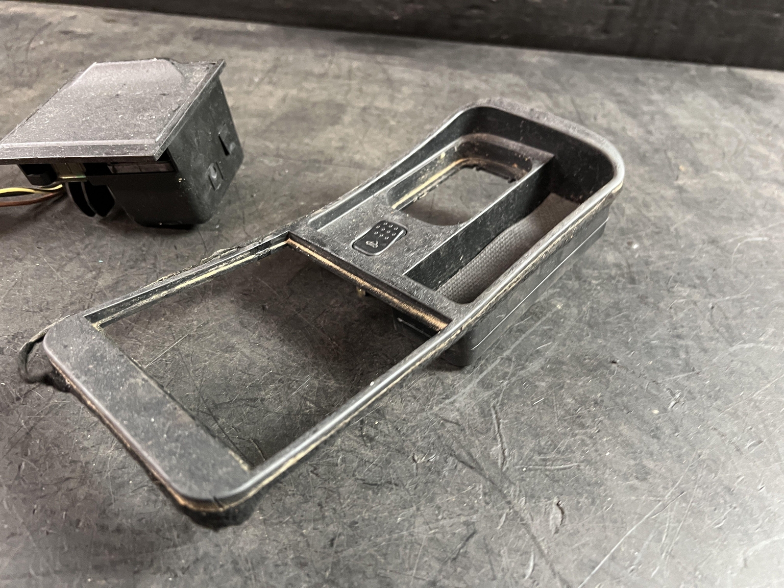 02-06 MASERATI SPYDER CONVERTIBLE TOP ROOF SWITCH