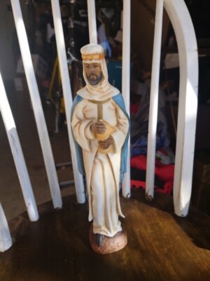 Marks & Rosenfeld 1' Nativity Piece Wiseman Holding Golden Goblet White Blue