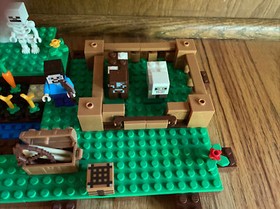 LEGO Minecraft The Farm 21114 100% Complete With Manual And Figures - No Box