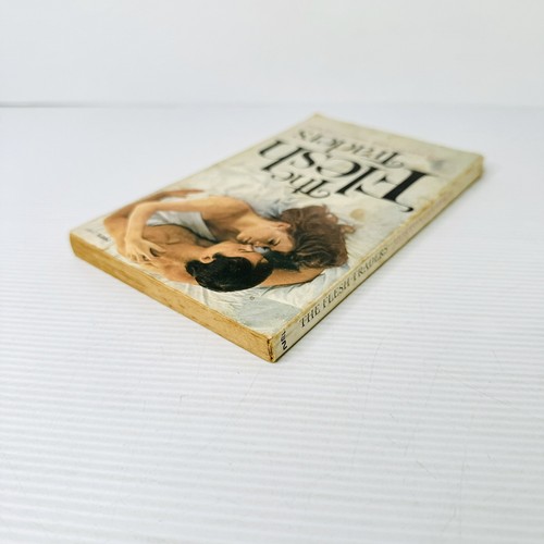 The Flesh Traders by Morton Cooper 1970 Vintage Retro Paperback - Picture 3 of 6