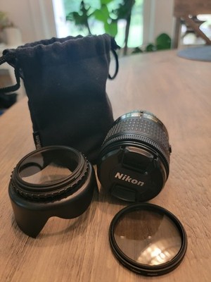 Nikon DX AF-P Nikkor 18-55mm f/3.5-5.6 G VR Zoom Kit F-Mount Lens, filter & hood