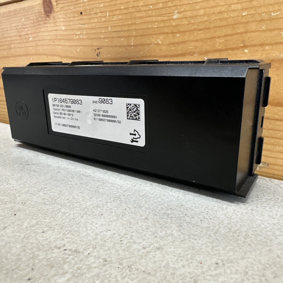 Unidad de módulo de control de temperatura Chevrolet Malibu 2016-2025 84579083 Foto 3 de 4