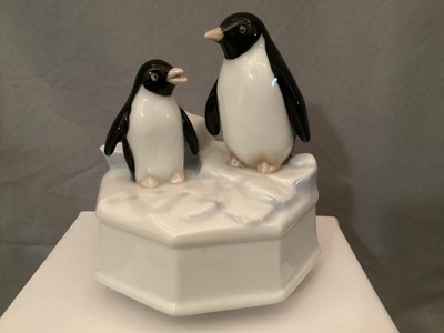 Vntg OTAGIRI Japan Penguin Mom & Baby Music Box Plays You Light Up My Life Works