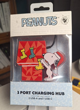    NEW Peanuts Snoopy Doghouse 3-Port USB Charging Hub Christmas Holiday NIB 