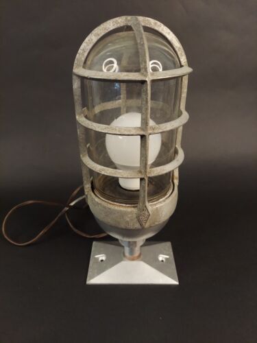 Vintage Simplet Industrial Light Fixture - Picture 3 of 18