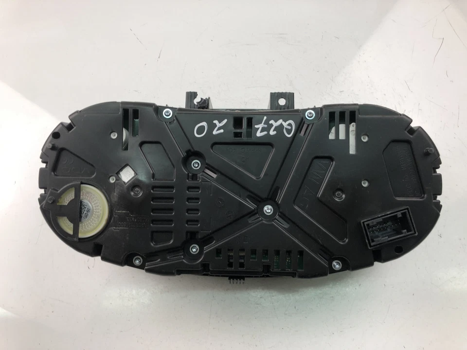 Velocímetro Q2720 VW POLO 2010 6C0920740E - Imagen 4 de 4