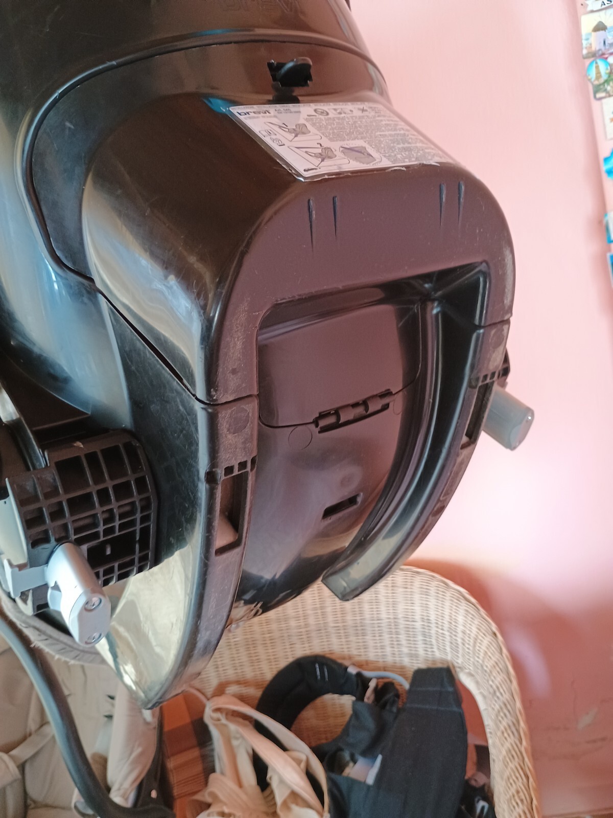 Foto 1 di 8