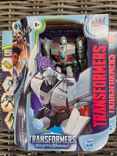 TRANSFORMERS EARTHSPARK action figure lots Brand New factory sealed - Picture 4 of 7
