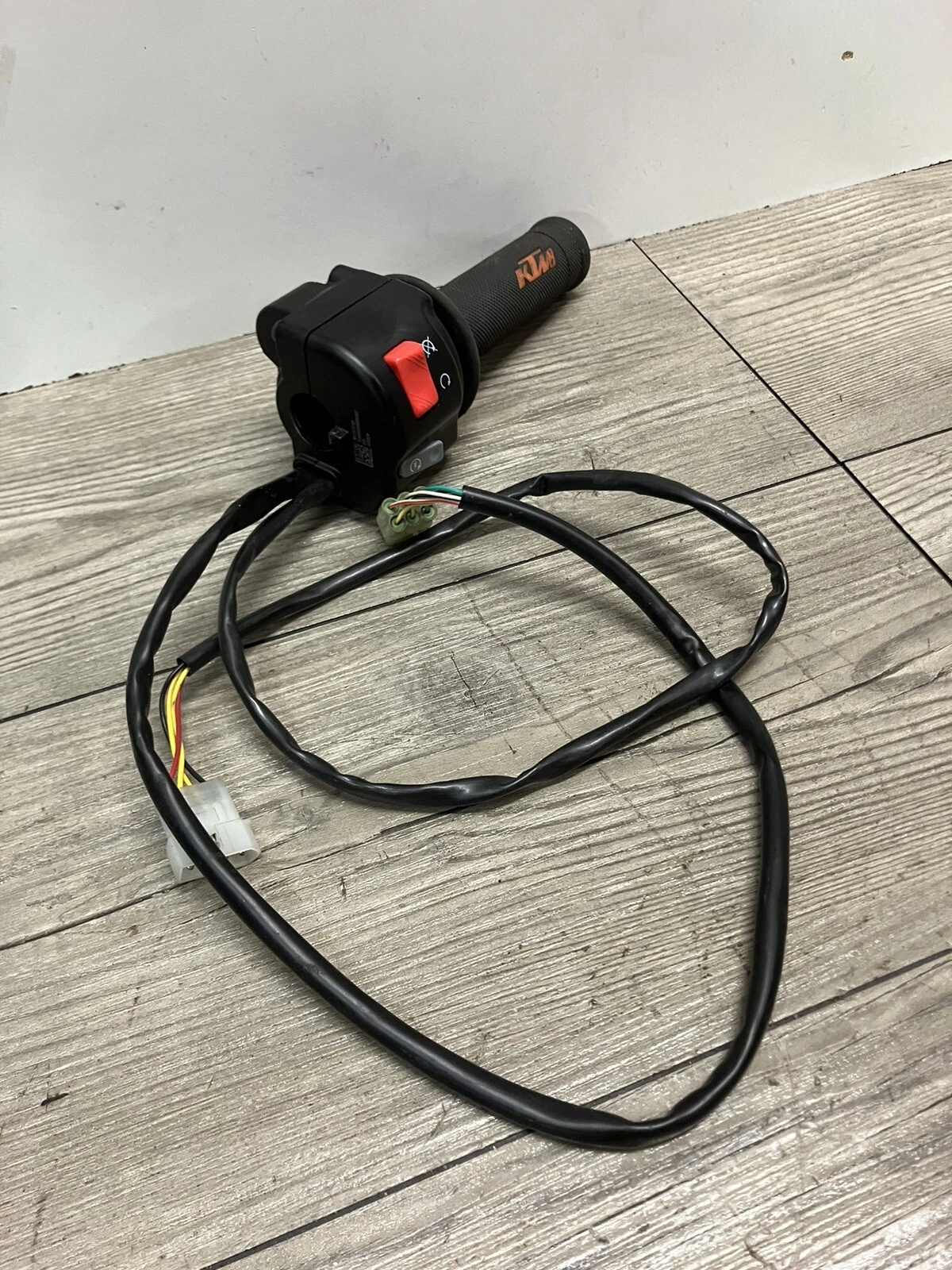 KTM 690 Duke Right Control Switch Kill Start Throttle 76011073100