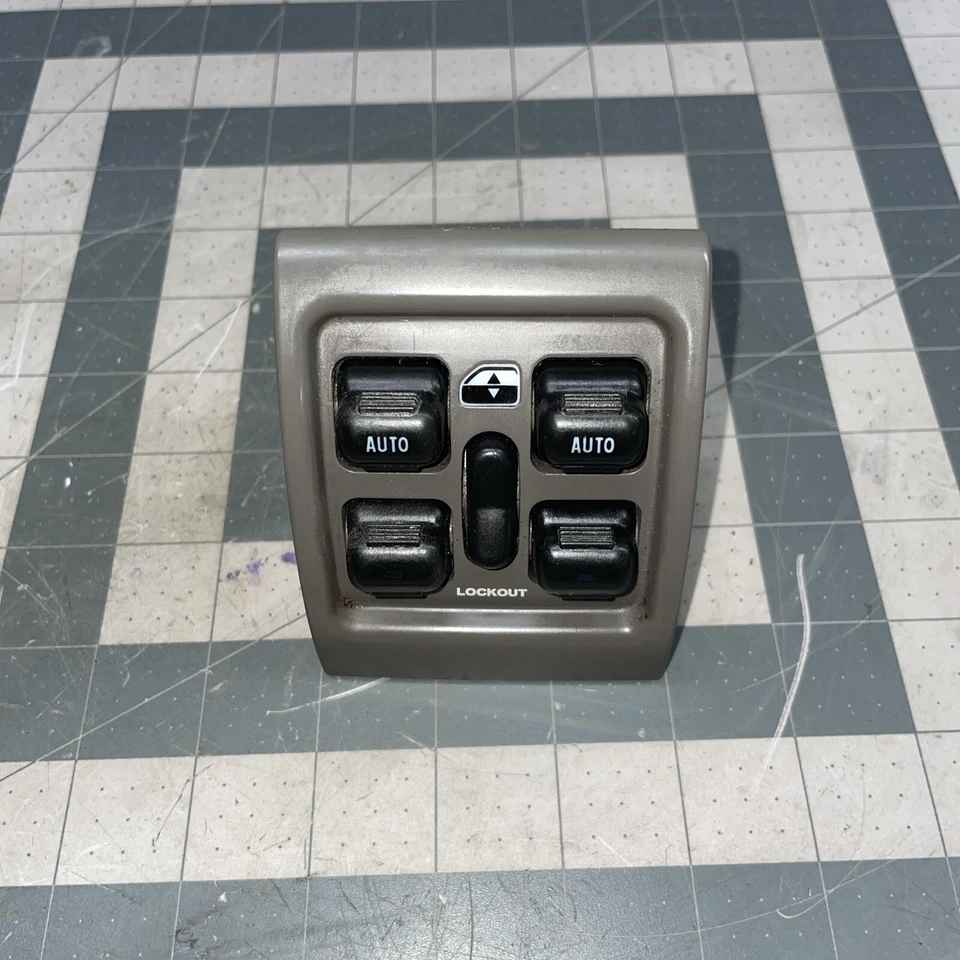 Panel de interruptores de ventana eléctrica maestro Chrysler PT Cruiser 2001 2005 MARRÓN 0UK931L8AA Foto 4 de 4