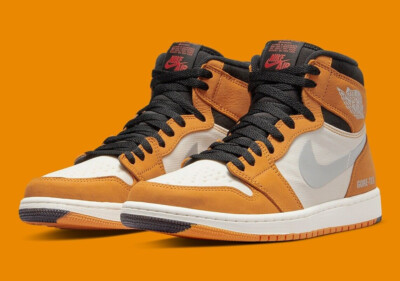 Nike Air Jordan 1 - Element Gore Tex - Light Curry [EU 45] [US 11] [DB2889-700]