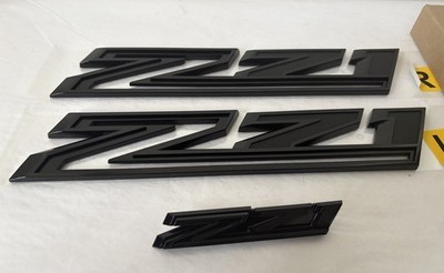 New Genuine GM Emblem Pkg 85109485  (D25)