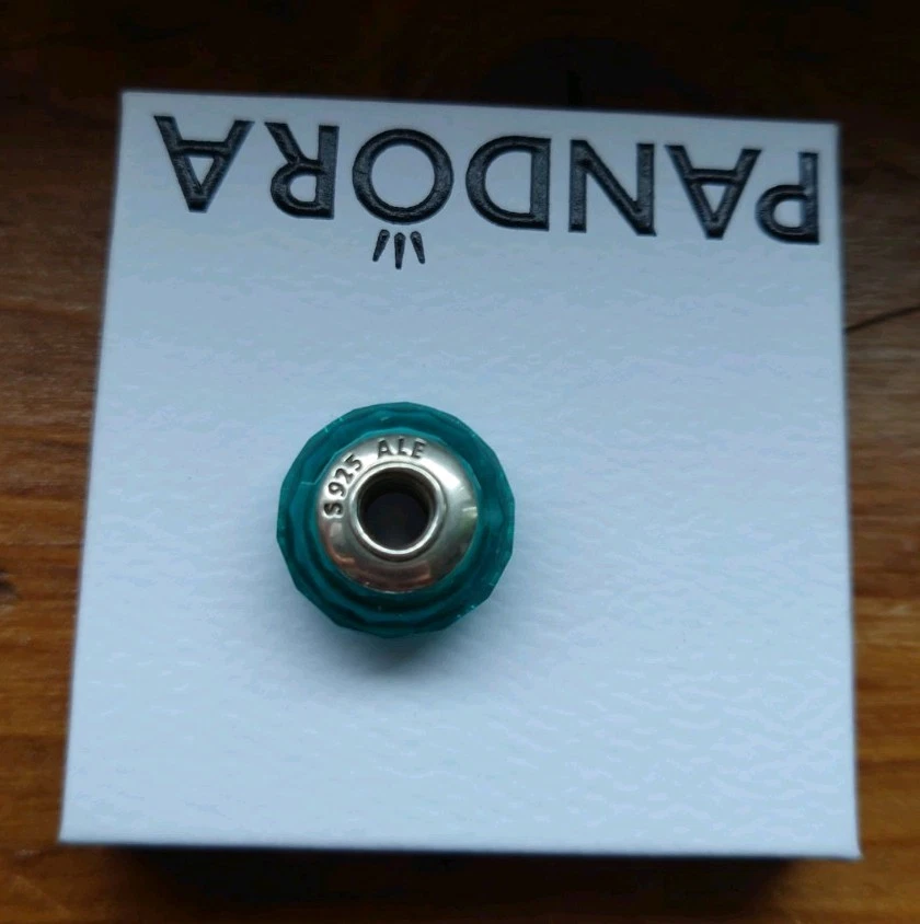 Pandora Charm Damen "Schillernd -Türkisfarbene Facetten" Murano Glas (791655) - Bild 2 von 3