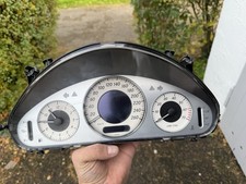 Mercedes Benz W211 E-Klasse E500 Tachometer Tacho Kombiinstrument A2115404711