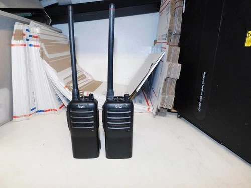 LOT OF 2 ICOM IC-F14S 2 CHANNEL VHF 136-174MHZ 5W TWO-WAY RADIO'S W/BATTERY