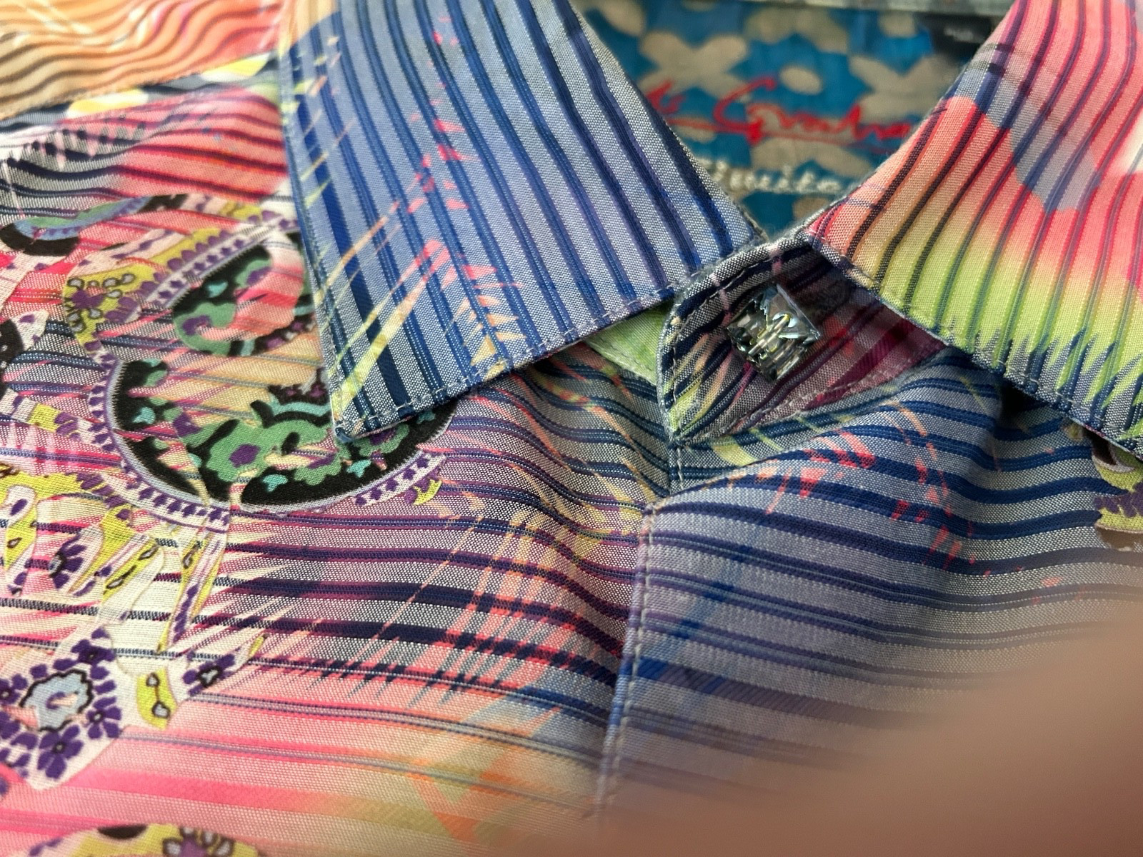 Robert Graham Button Down Limited Edition Colorfu… - image 9