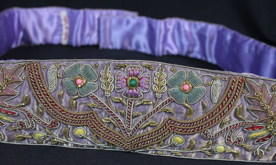 Cinturón De Colección Boho Cuentas Hilo Dorado Faja Ornamentado India Satinado Lt Púrpura Flor Dorado Foto 4 de 4