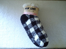 NWT " Muk Luks 2 Pair Pack One Size Black  White Short Cabin Socks "Great Gift