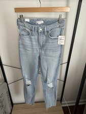 Good American Good Waist Crop Size 2/26 Light Wash Distressed Legs NWT 129 MSRP