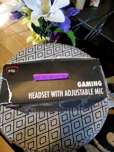 I Hip Gaming Headset With Adjustable Mic - Picture 4 of 5