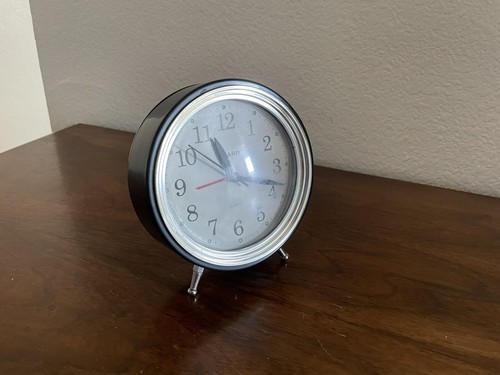 Sharp 5" Diameter Quartz Alarm Clock Model SPC836A Tested Works!! - Picture 2 of 8