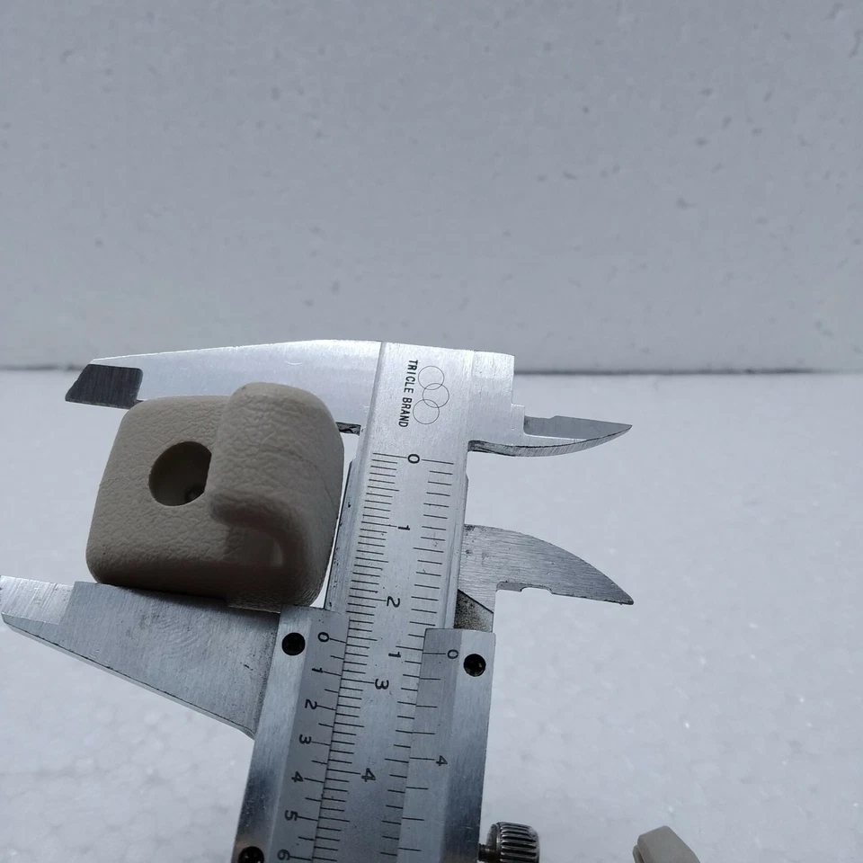 Parasol Soporte a Presión Clip Retenedor Gris ISUZU Chevrolet GM Parte Original 2x Foto 4 de 4