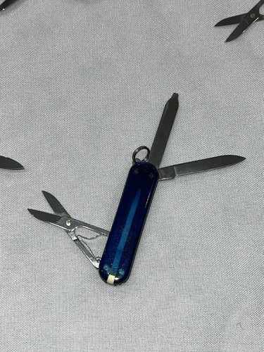 Swiss Army Knife Lot 1 Rambler + 8 Classic (9 Total) - Picture 18 of 23