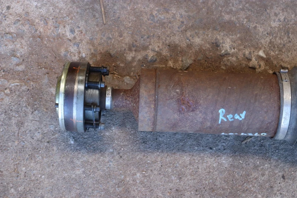 Jeep Wrangler 2012-2018 4 puertas A/T eje de transmisión trasero cardán eje de hélice OEM Foto 4 de 4