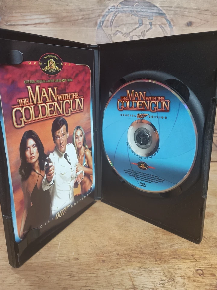 The Man with the Golden Gun James Bond 007 Special Edition Movie DVD - Image 2 of 3