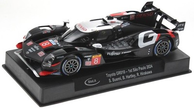 Slot.it SICA63A Toyota GR010 No. 8 Rennversion, Kunststoﬀ-Chassis