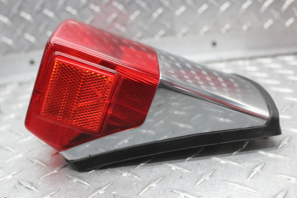 Kawasaki Vulcan 750 VN750A 2003 luz de freno trasera con luz de matrícula Foto 4 de 4