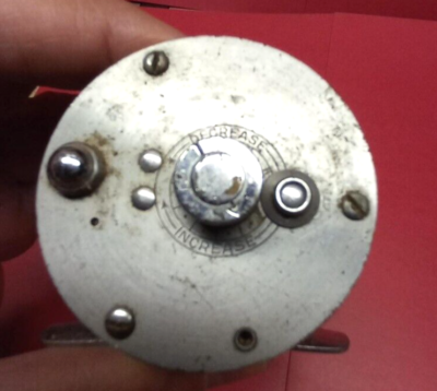 Vintage Bronson Lashless Model 1700 FISHING REEL