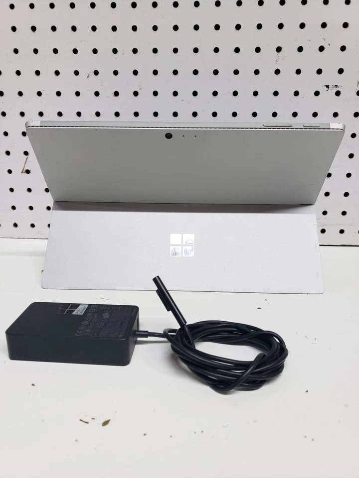 Microsoft Surface Pro 4 12.3"i5-6300U 256GB 8GB RAM Wins 11, No Keyboard  - Image 4 of 4