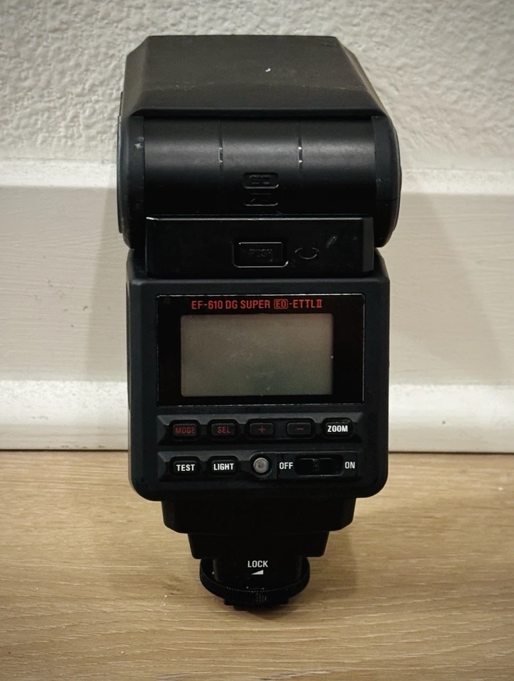 Flash de montaje en zapata Sigma EF-610 DG ST Foto 3 de 4