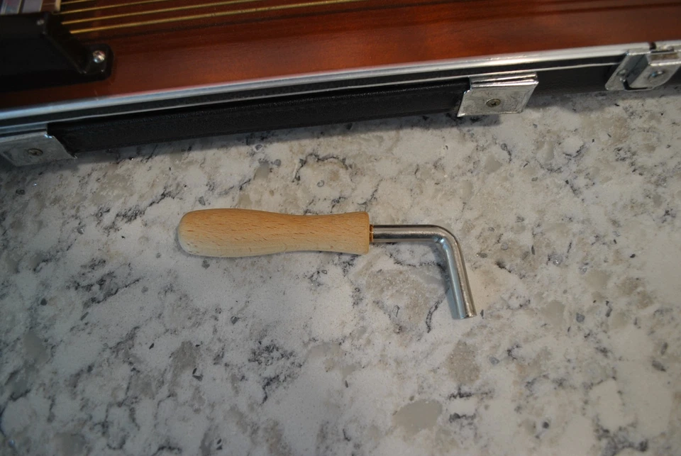 Nice Vintage  Rhythm Band PortAharp 15-Chord Attache Case Autoharp Port A Harp - Image 2 of 4