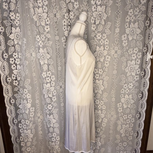 Vintage Montgomery Ward Woman’s White Nylon & Scalloped Lace Slip Dress 36 Bust - Picture 4 of 16