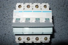 HAGER NFN432 DISJONCTEUR