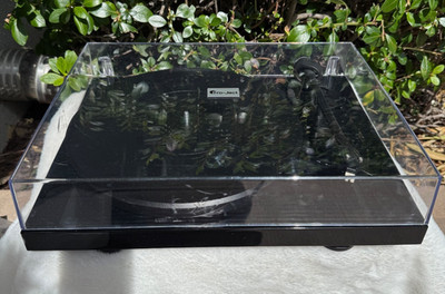 Pro-Ject Debut Carbon EVO Turntable  High Gloss Black