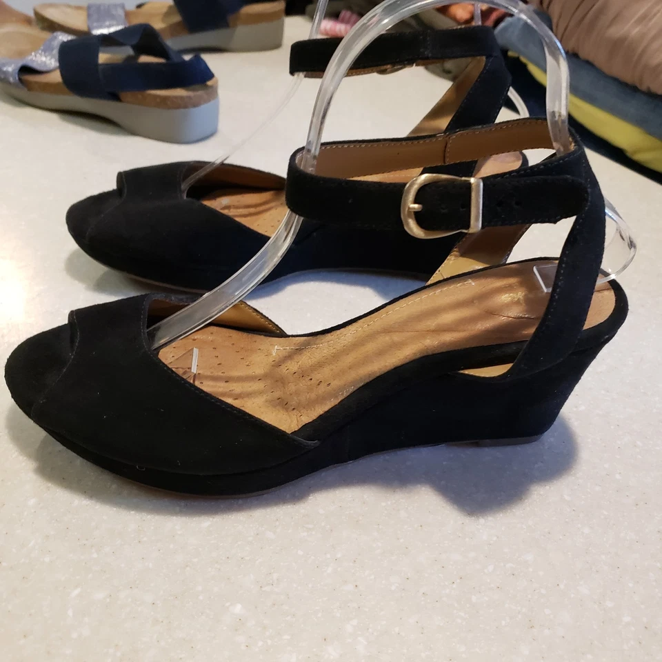 Cuñas Clarks Flores Raye negras de gamuza peek-toe - talla 9,5 M Foto 4 de 4