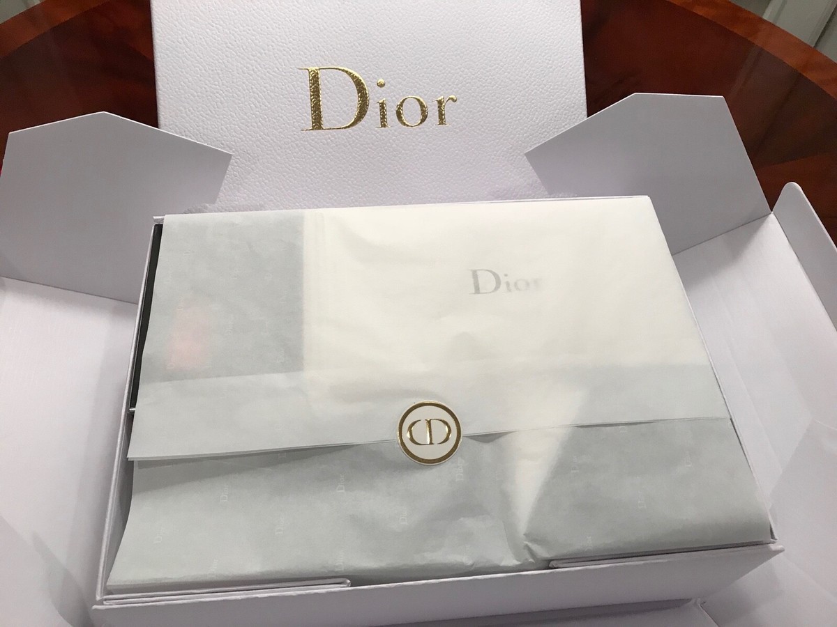 CHRISTIAN DIOR GIFT BOX / DARING LIP PALLETTE / LIMITED OFFER DIOR