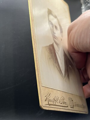 アンティークフォト ティンタイプ ハンサムな男性 銅フレーム アンブロケース Antique Cabinet Card Photo Handsome Young Man Suit Knoxville