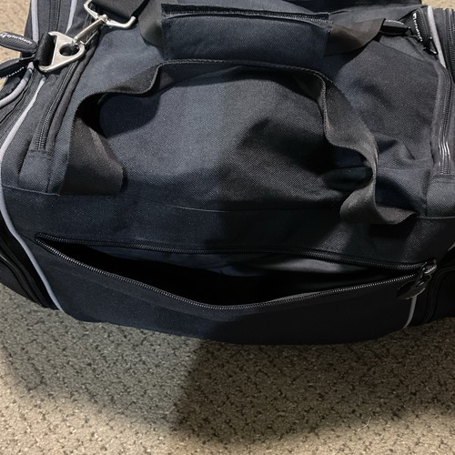 TAYLORMADE Golf Duffle Sports Gym Travel Bag Black With Padded Shoulder Strap - Picture 13 of 24