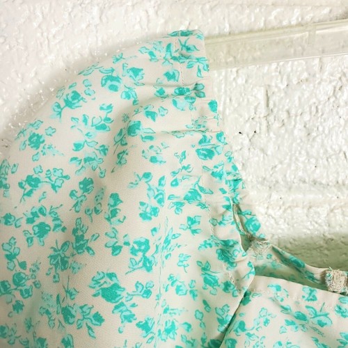 Levi's Women's Puff 3/4 Sleeve Cropped Blouse Electric Green Floral Size Medium - Picture 11 of 23