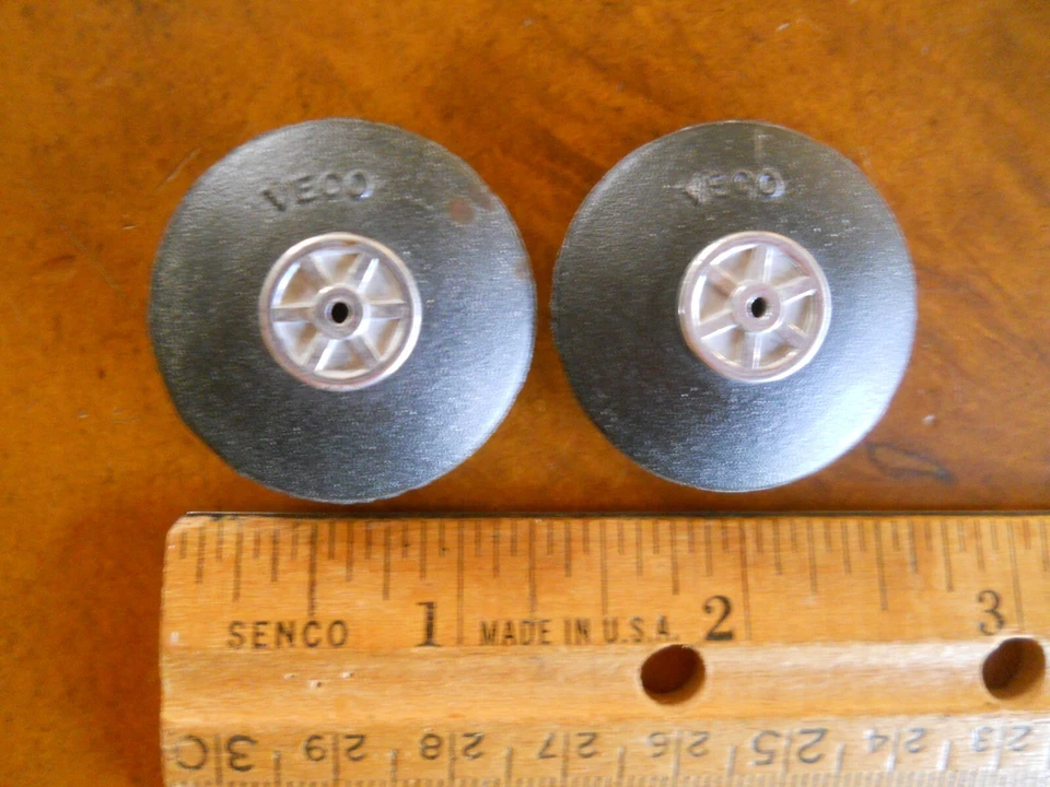 VECO 1-1/4" STREAMLINE WHEELS & TIRES FOR U-CONTROL MODELS, 1 PAIR, NEW - Image 2 of 4