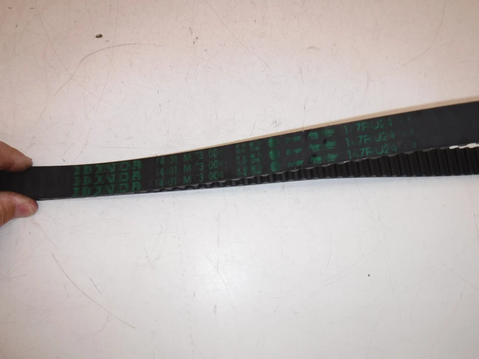 1995 honda st1100 CAMSHAFT CAM TIMING BELT 14401-MT3-004 - Image 2 of 4